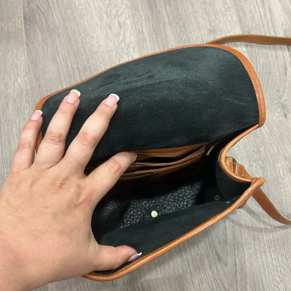 Dooney & Bourke Black and Tan Leather Crossbody Bag - Picture 5 of 7